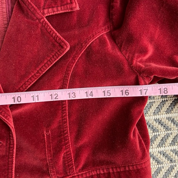 Dark red velvet blazer - Picture 6 of 9
